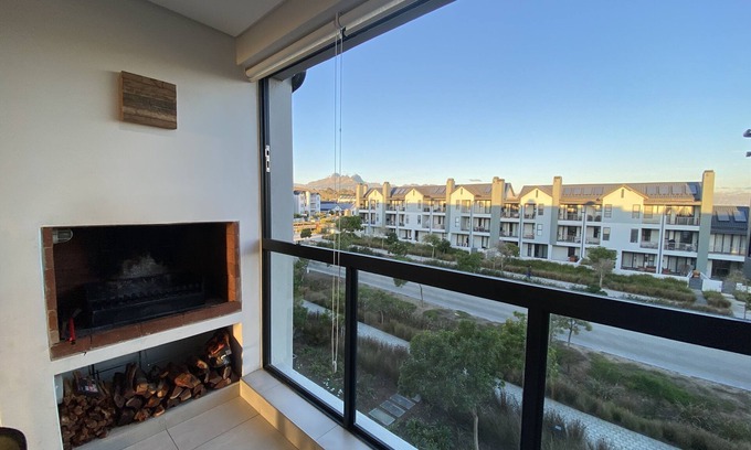 Trawal Apartment | Somerset West Luxury Flat in Gated Community - gym, coffee shop, walking paths!
