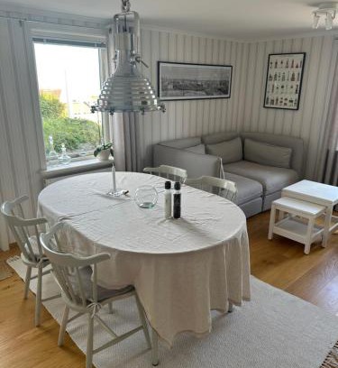 Smogen Apartment | Sommarlägenhet nära Smögenbryggan