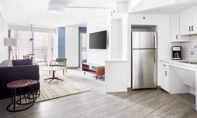 Logan Square Apartment | Sonder at The Terrace | Accessible One-Bedroom Apartment w/ Transfer Bathtub