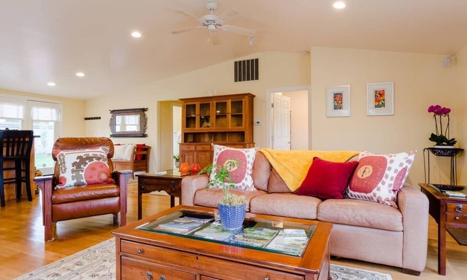 Sonoma House | Sonoma Plaza Vacation Home