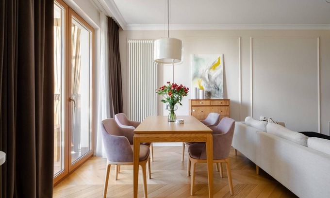 Mokotow Apartment | Sophisticated apartment in Old Mokotow district