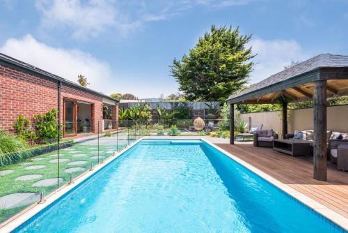 Sorrento House | Sorrento Serenity - Pool, Theatre and Games Room, Walk to Beach and Shops