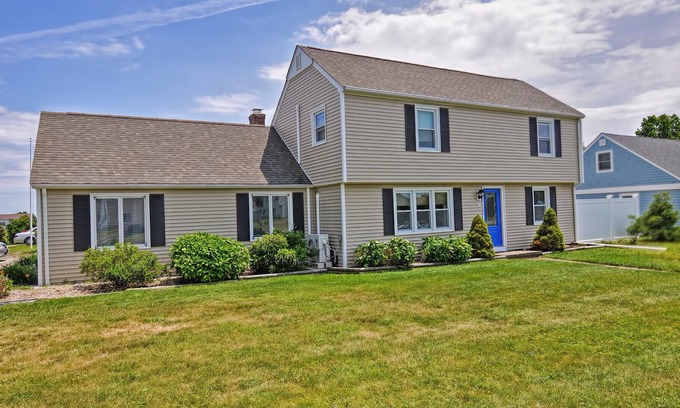 Eastward Look House | Sorry 2024 Is Sold Out, Great House, Moms Love It, Free 24/7 Beach Parking