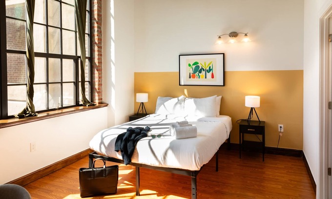 West Poplar Apartment | Sosuite | 2BR Apt w W/D, Gym, On-Site Restaurant