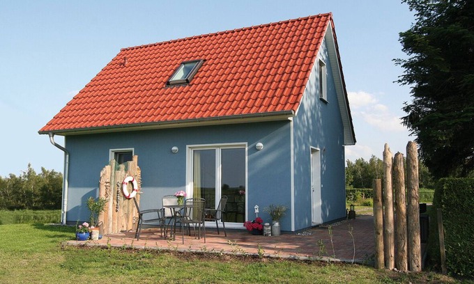 Pruchten House | "Söt`Hafenhus" at the idyllic, small harbor, with a wide view of Bodden meadows