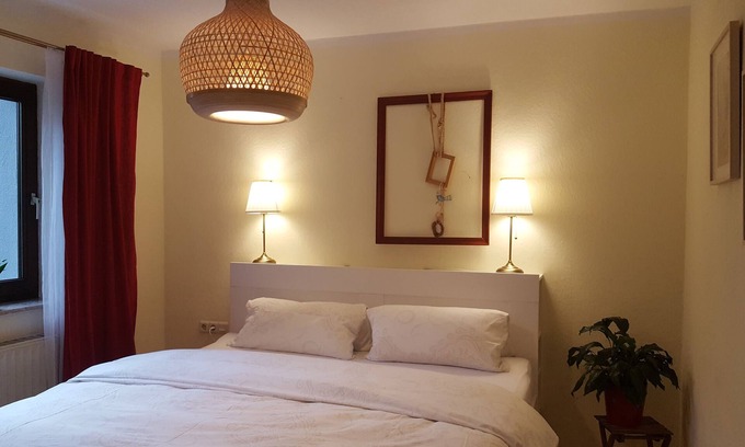Niederzwehren Condo | Souterrainwohnung mit Großem Garten