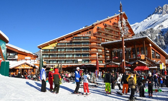Meribel-Mottaret Apartment | South-facing flat with balcony