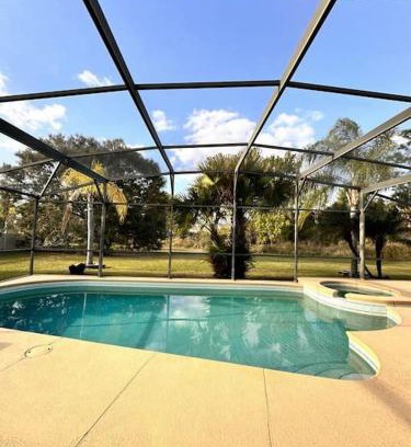 Crescent Lakes House | South Facing Private Pool & Spa - Family Friendly Vacation Home with White Rose Villas