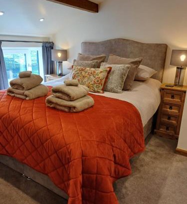 Thornton House | South view farm cottage 2 Bed
