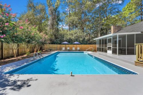 Statesboro House | Southern Splash Retreat Poolside Paradise by GSU
