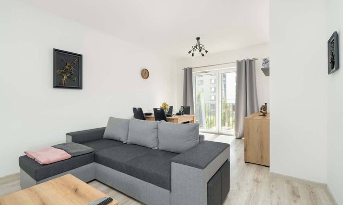 Nowe Miasto Apartment | Sowia 3C Poznan | Two Bedroom Apartment | Balcony | Near the Lake