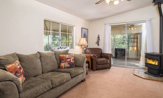 Mariposa House | Spa, 40min-Yosemite, 10min-Town, Mule Deer Lodge