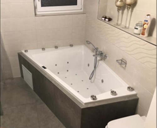 Aidlingen Apartment | Spa Aphrodite, Wohlfühlen und Wellness mit Privatsphäre, sowie Homeoffice Arbeitsplatz mit schnellem 250 Mbit WLAN