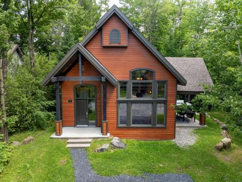 Scott Ski Chalet | Spa & Pool table - Ivy Cottage