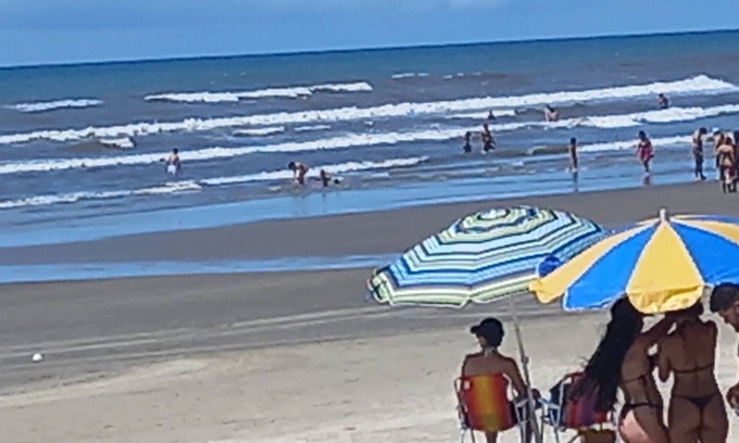 Caicara Apartment | Spacious apartment 200m* cozy, balconies 2 minutes from the beach Wi-Fi/netifix 2 parking spaces gam