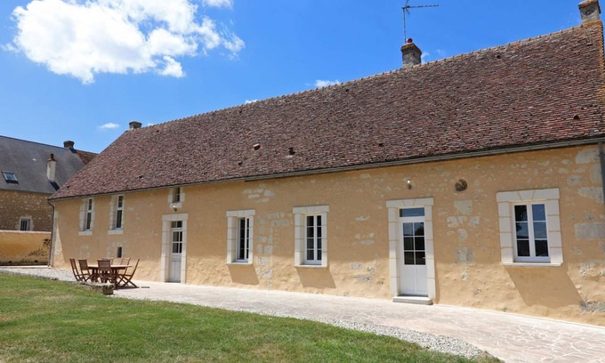 Pays de Mortagne-au-Perche Cottage | Spacieuse longère avec jardin, spa et activités familiales au cœur de la nature