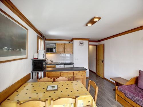 Les Bruyeres Apartment | Spacieux Appartement 3 Pièces, 2 Chambres, 2 Salles de Bain, Exposition Ouest - Les Menuires - FR-1-178-347