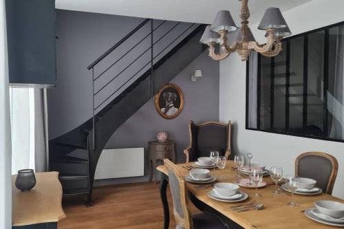 Fontainebleau Apartment | Spacieux duplex en plein centre-ville de Fontainebleau