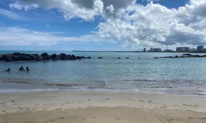 Santurce House | Spacious, 1 Bdr, 1Bth Walk2Beach, Restnt, airport