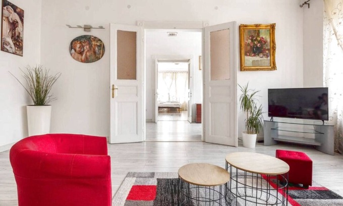 Tisztviselotelep Apartment | Spacious 158m² Apartment Balcony 2 Bathrooms Modern Kitchen 30m to Metro
