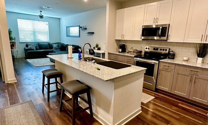 Aubrey Apartment | Spacious 1bd Apartment in Aubrey