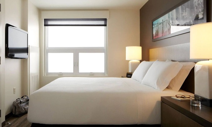 Belmont Hotel | Spacious 1BR Suite w/Full Kitchen, Outdoor Pool, and Excellent Breakfast