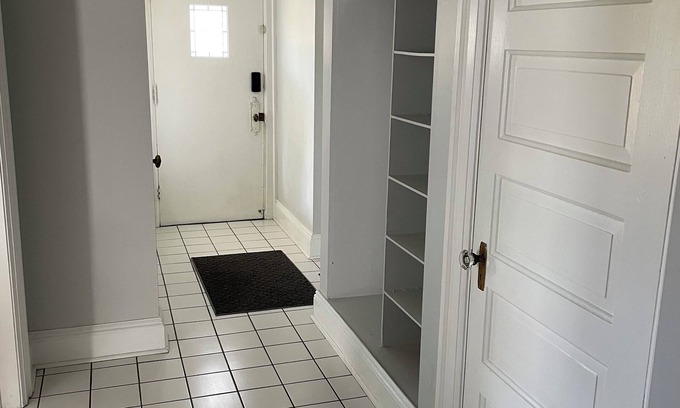 Lima House | Spacious 2 bed 1 bath in the center of Lima resting on the park