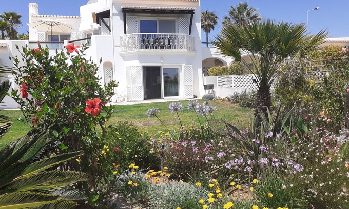 Albufeira Apartment | Spacious 2 Bed Apt.Terraces, Mature Gardens, Sea Views And Use Of Communal Pools