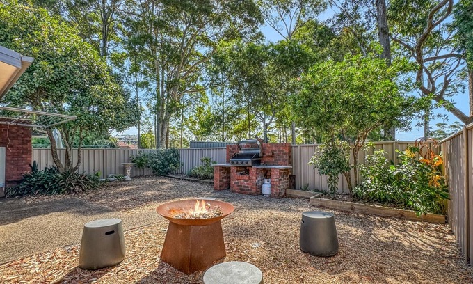 Surf Beach House | Spacious 2-Bed Townhouse with BBQ by the Beach