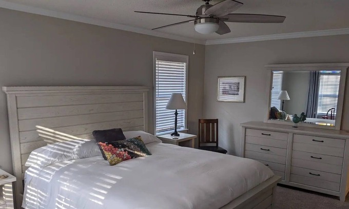 Calhoun Condo | Spacious 2 bedroom condo with garage and private patio, quiet end unit