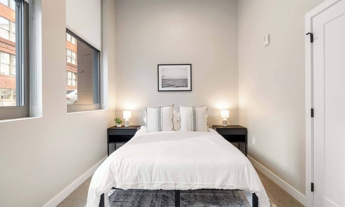 Downtown Cincinnati Apartment | Spacious 2BR CozySuites | OTR Downtown #15