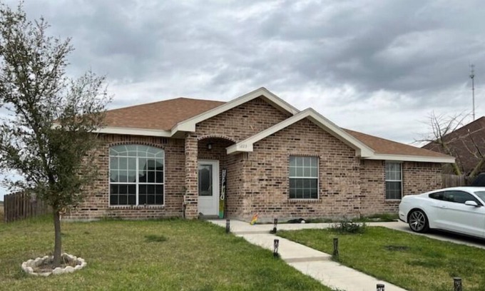 Edinburg House | Spacious 3-Bdr Alexa home in Edinburg!