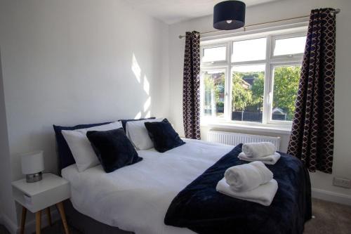 Grantham House | Spacious 3-Bed Home, Garden, Free Wi-Fi, Contractors