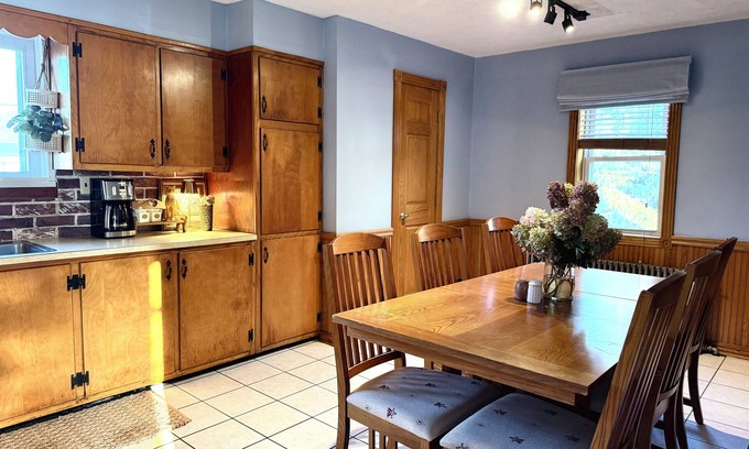 Numidia Apartment | Spacious 3-bedroom apartment with AC, WiFi in Numidia Near Knoebels & Dragstrip