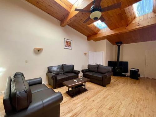 Bobcaygeon House | Spacious 3-Bedroom Main House in Bobcaygeon #12