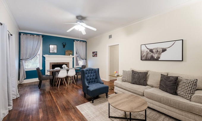 Alta Vista Condo | Spacious 3BR/2BA 1st Floor Apt in Historic Alta Vista, SA, 20% Off! Free Parking