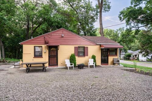 Miller Beach House | Spacious 3BR Home Firepit Grill