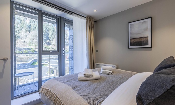 Backbarrow Apartment | Spacious 3BR in Backbarrow with Modern Amenities