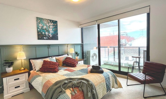 Geelong Apartment | Spacious 3BRM Apartment in the heart of Geelong