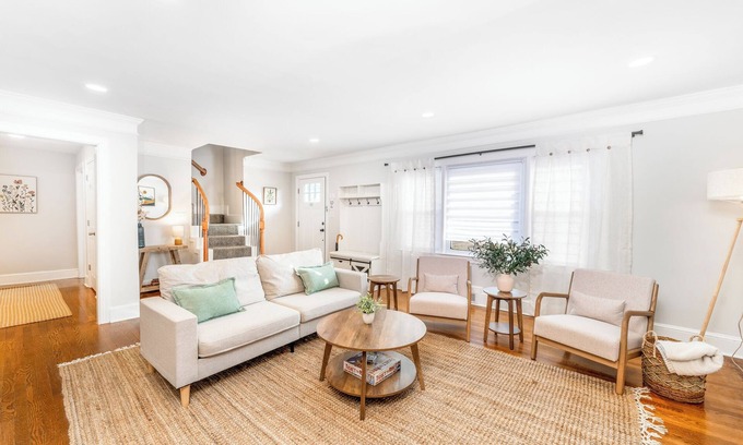 Winston - Salem House | Spacious 4-bedroom house with WiFi, AC in welcoming Winston-Salem, Ardmore