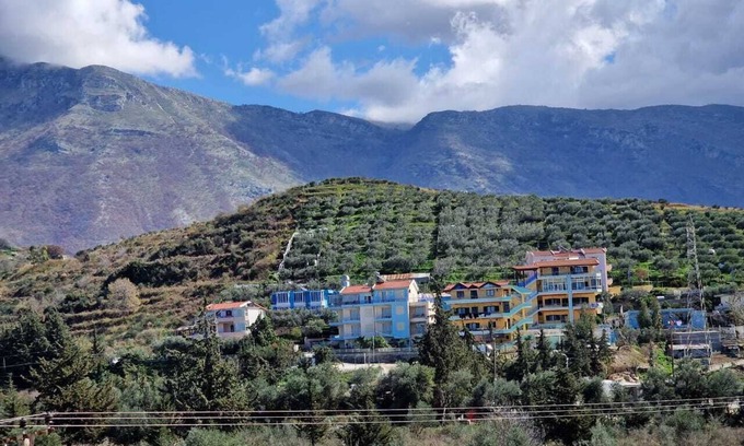 Radhime Apartment | Spacious 4-bedroom apartment with AC, WiFi in brilliant Radhimë