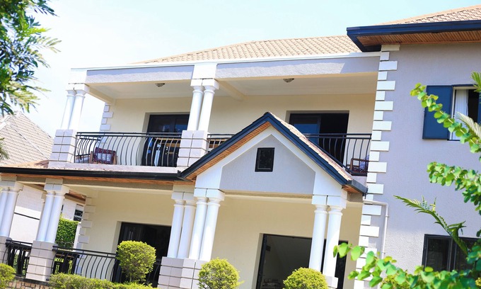 Kigali House | Spacious 4-bedroom family-friendly house in welcoming Kigali with WiFi
