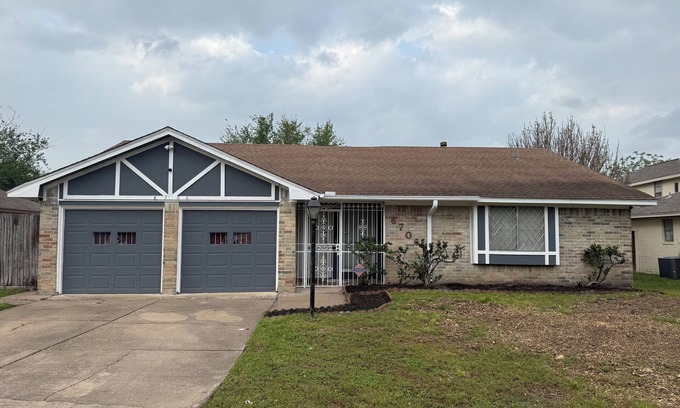 Houston House | Spacious 4-bedroom house with WiFi and AC in wonderful Houston
