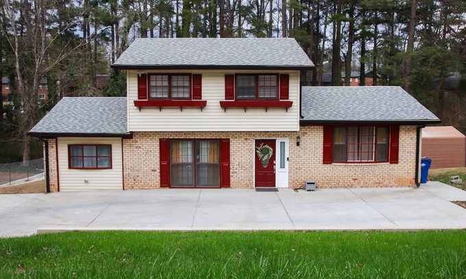 Southeast Raleigh House | Spacious 4-bedroom house 8 Mins from Downtown Raleigh