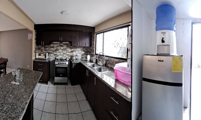 Cuenca House | Spacious 4-bedroom house in peaceful Azuay with WiFi