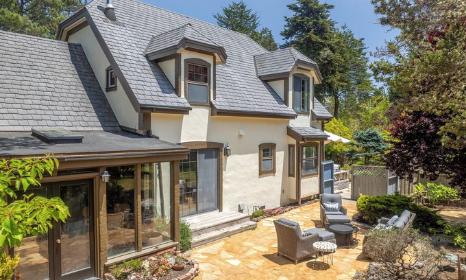 Mendocino House | Spacious 4 Bedroom Luxury Estate in Enchanting Mendocino Coast with Wi-Fi