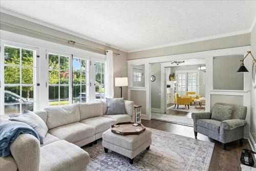 Dayton House | Spacious 4 bedroom Southern Charm! Accommodates 11 guests!