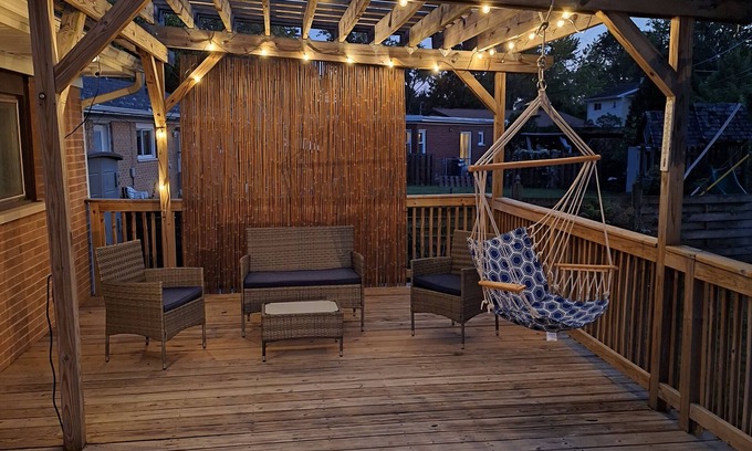 Des Plaines House | Spacious 4-bedroom house in charming Des Plaines with AC, WiFi