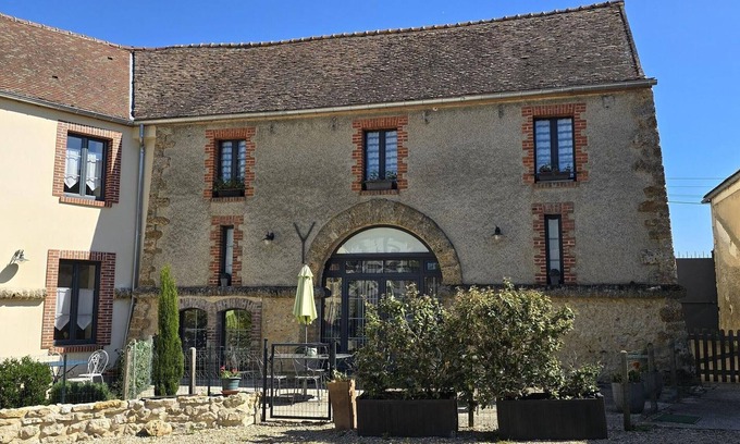 Mareil-le-Guyon Cottage | Spacious 4-BR Farmhouse with Modern Amenities Near Versailles, Paris, and Normandy