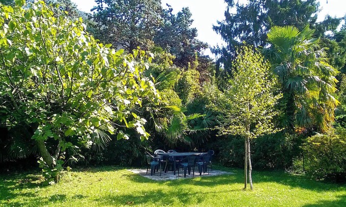 Maccagno Apartment | Spacious 4-room apartment with private garden only about 100 m from the beach